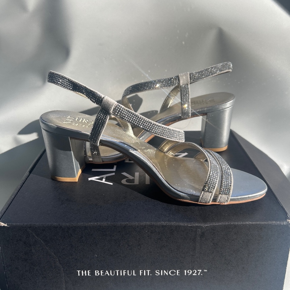 Women sandals